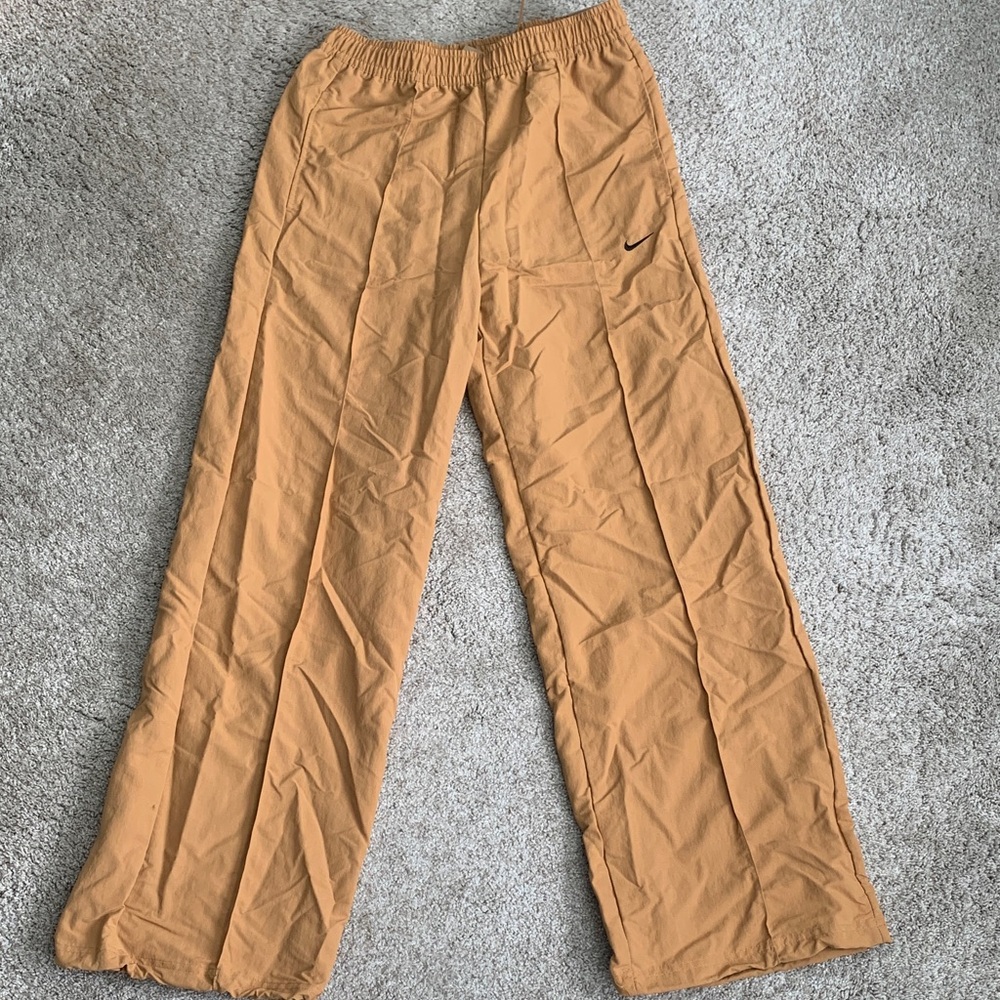 NEW Nike women’s pants